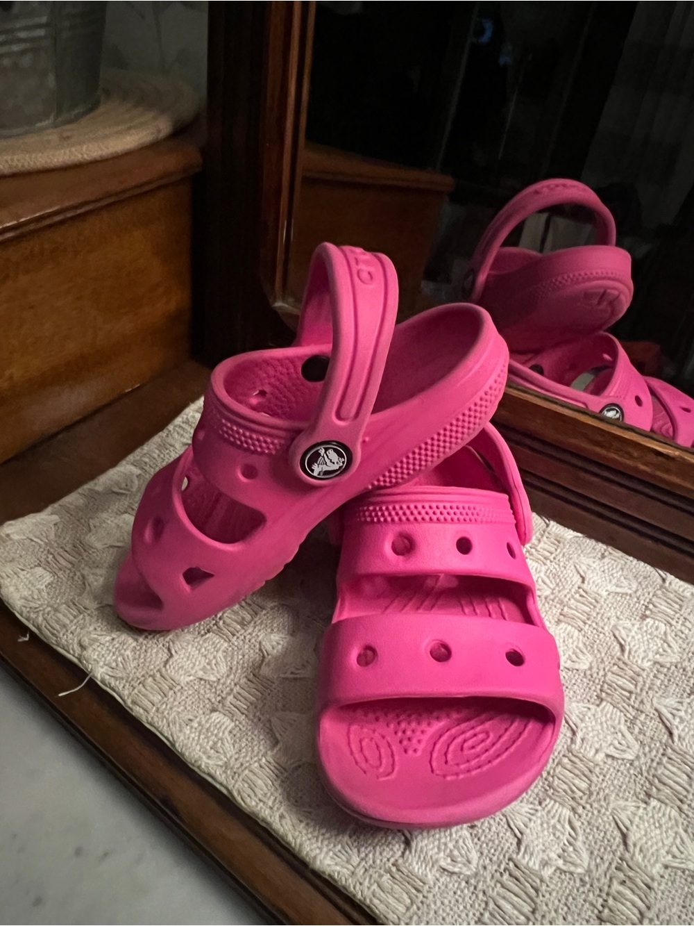 CROCS Classic Casual Slip On Summer Sandals‎ with Back Strap Pink Girl's Size 9